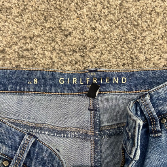 White House Black Market The girlfriend Distressed Jean short Size 8 - Picture 3 of 8